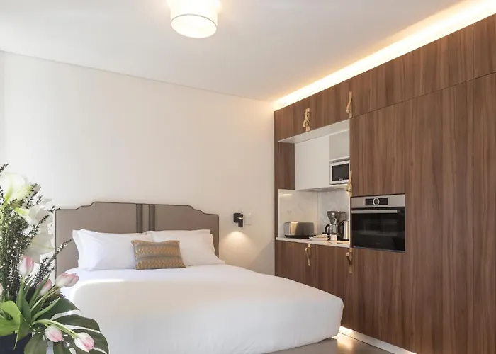 Апарт-отель Lsa Avenida By Numa 4*