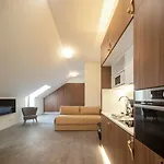 Lsa Avenida By Numa מלון דירות 4*